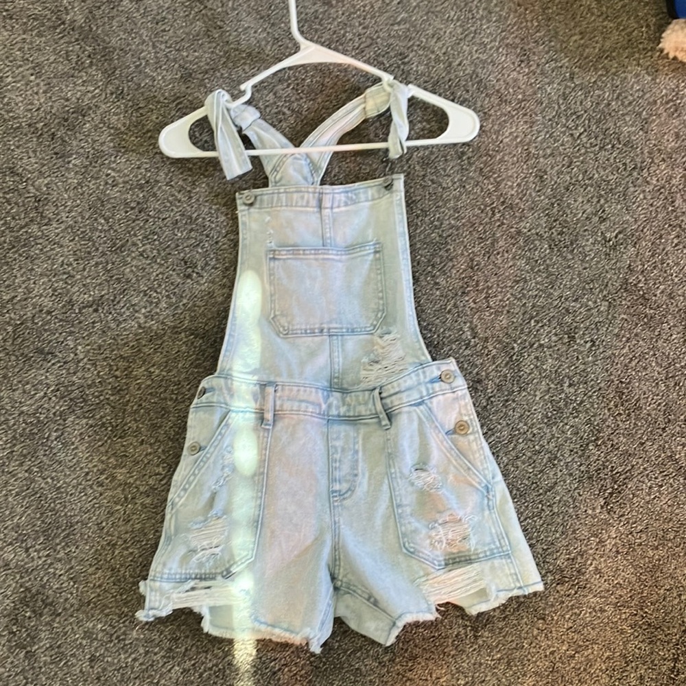 Small Hollister overalls never worn